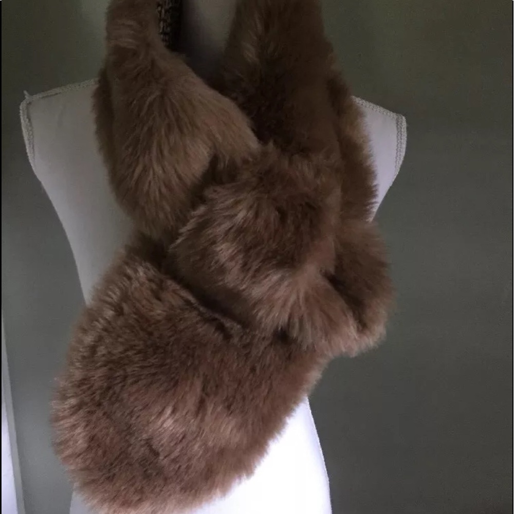 Banana Republic faux fur wrap shawl plush MSRP $98